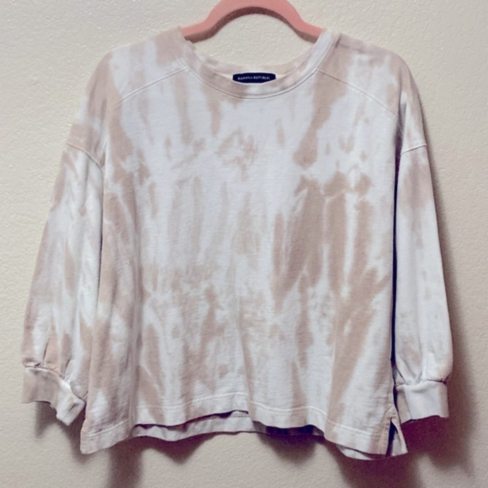 Banana Republic Taupe Tie Dye Crewneck Sweater!